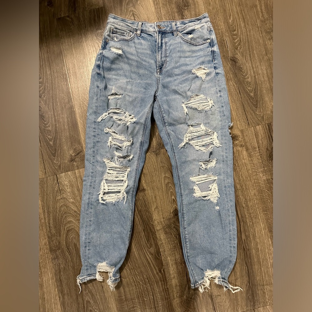 American Eagle Denim Mom Jeans